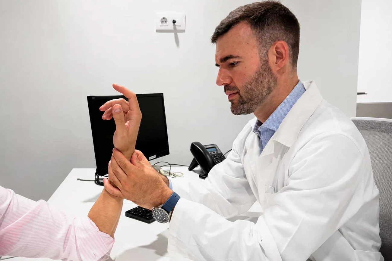 Specialist upper limb assessment